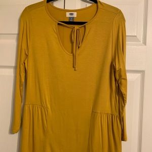 Mustard yellow three fourths sleeve top old navy.